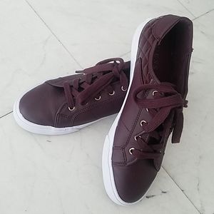 Guess Shoes Wine/Burgundy color size 8